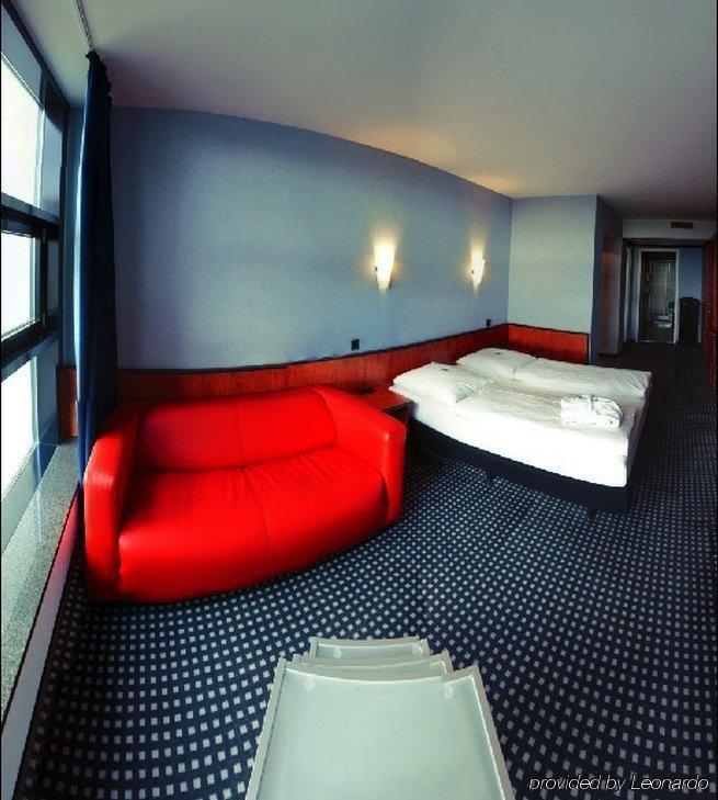 Ara Hotel Comfort إنغولشتات الغرفة الصورة