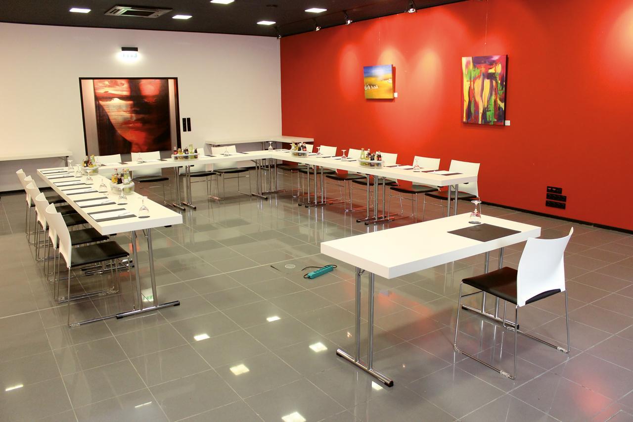 Ara Hotel Comfort إنغولشتات المظهر الخارجي الصورة